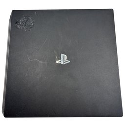 Sony PlayStation 4 Pro CUH-70XXB 3